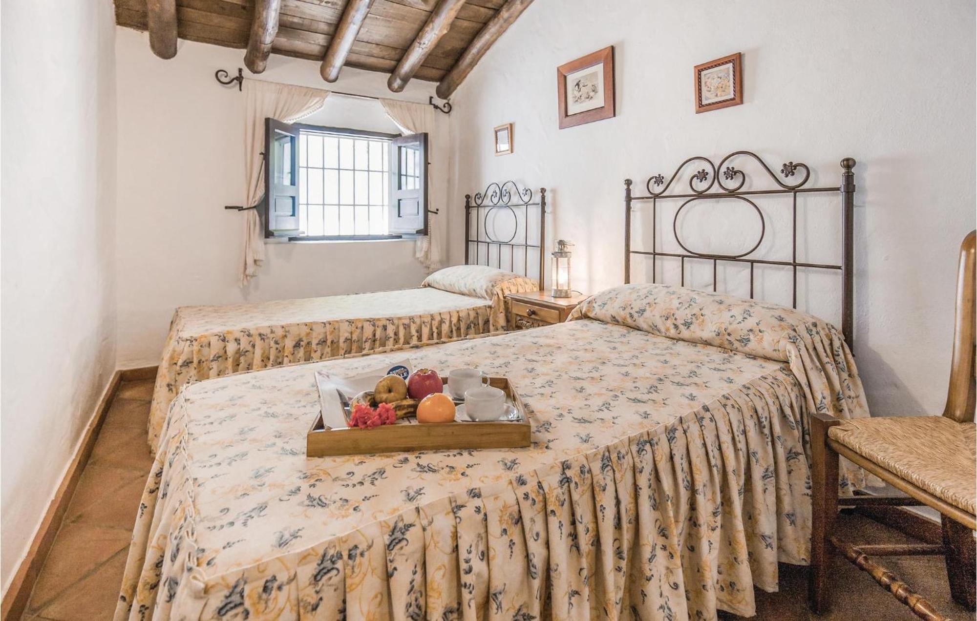 Cozy Home In Zahara De La Sierra With Kitchen Kültér fotó