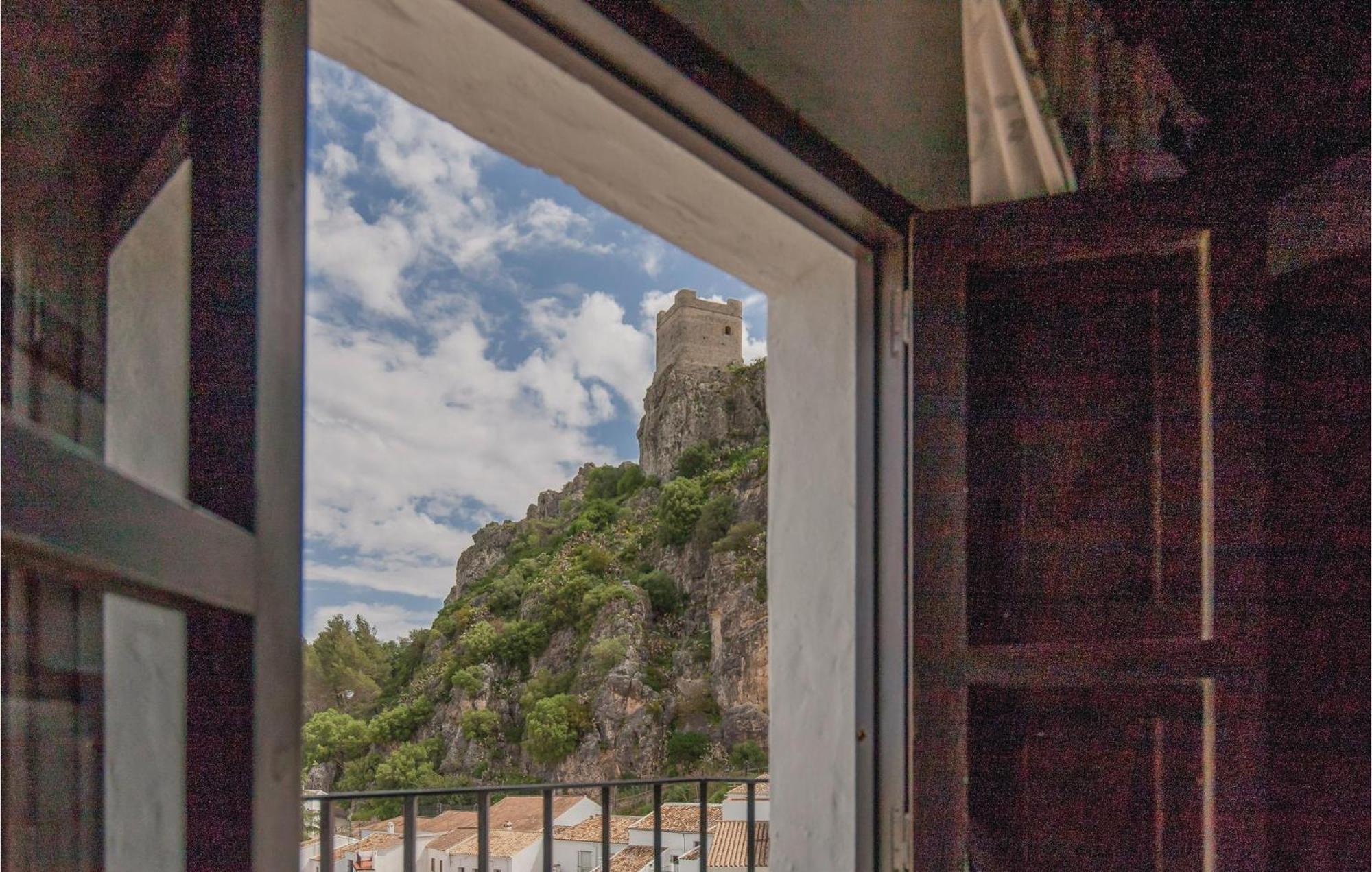Cozy Home In Zahara De La Sierra With Kitchen Kültér fotó