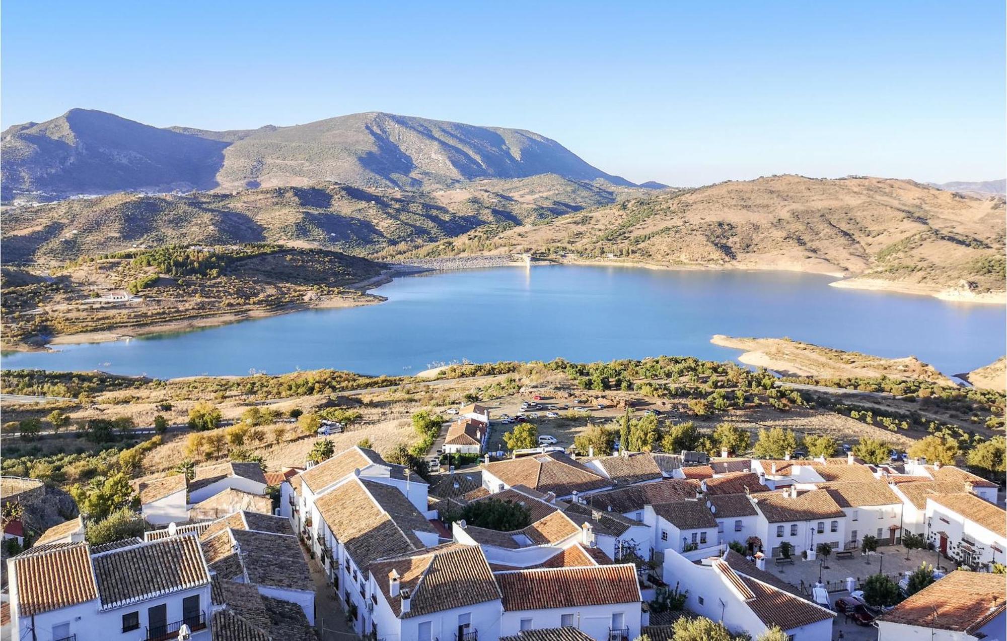 Cozy Home In Zahara De La Sierra With Kitchen Kültér fotó